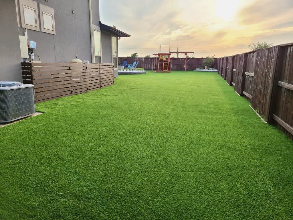 Backyard turf oasis in Dallas