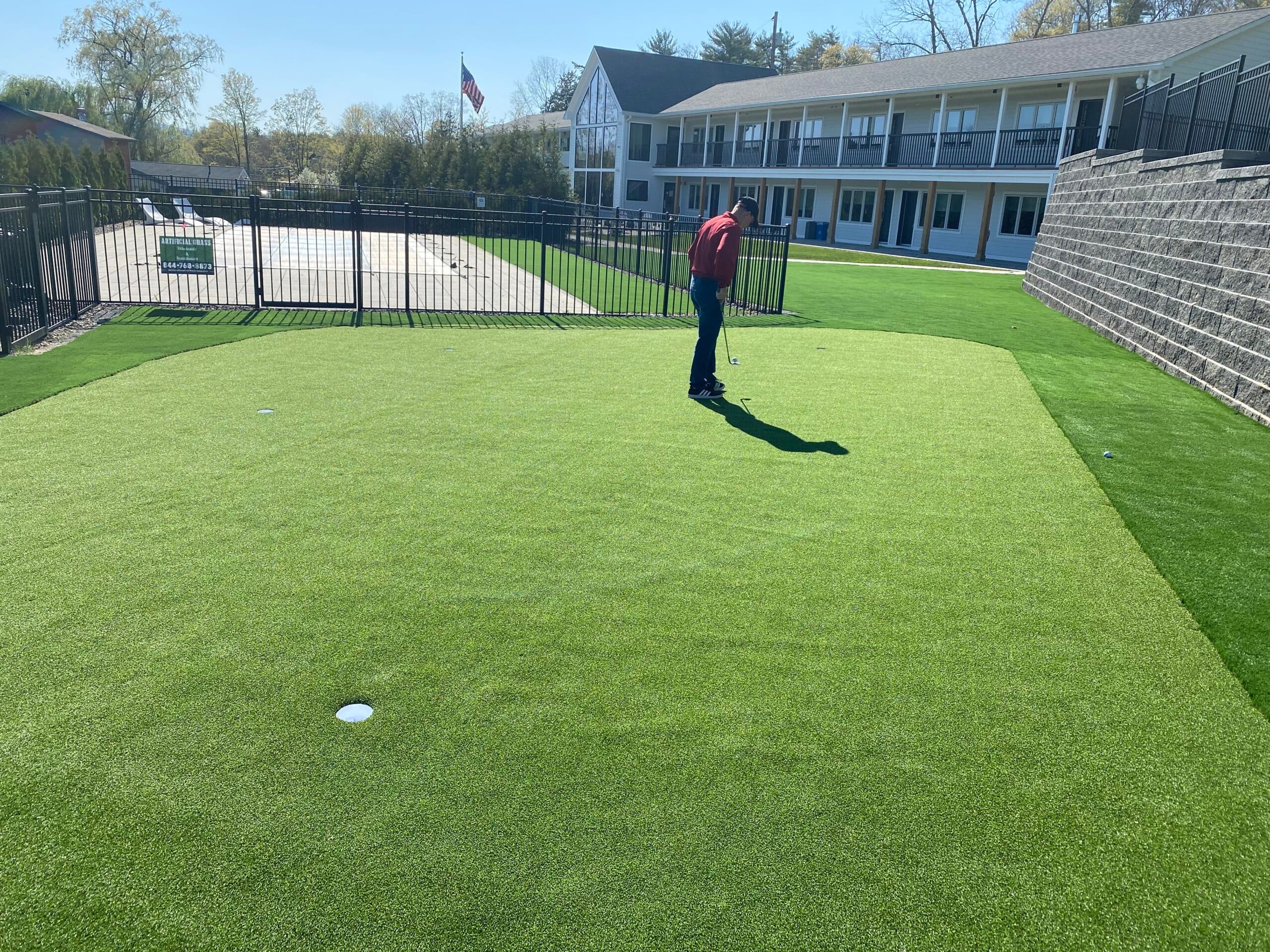 Backyard putting green in Dallas